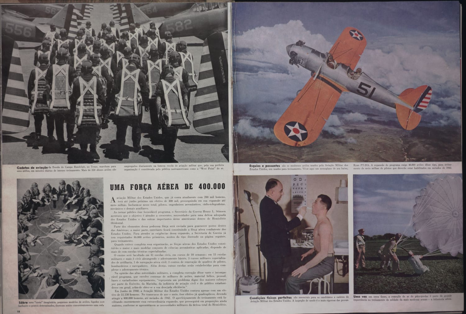 Cadetes de aviação norte-americanos posam para fotografia oficial diante de aeronave militar.