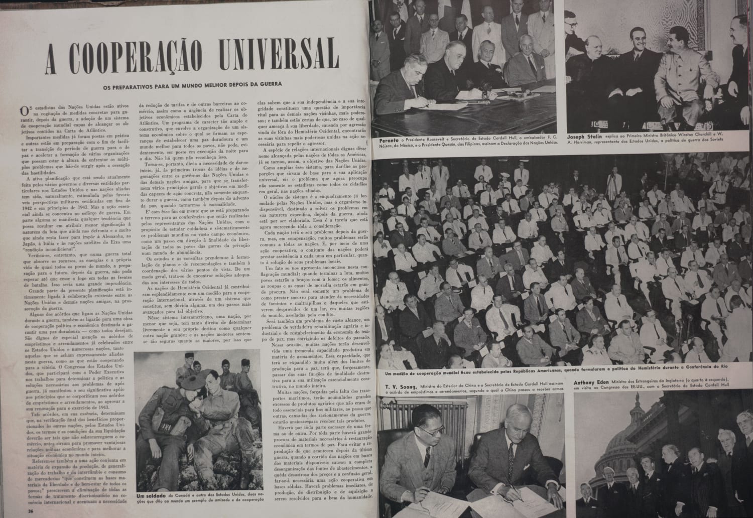 Fotografia de delegação internacional em conferência diplomática relacionada aos preparativos pós-guerra.