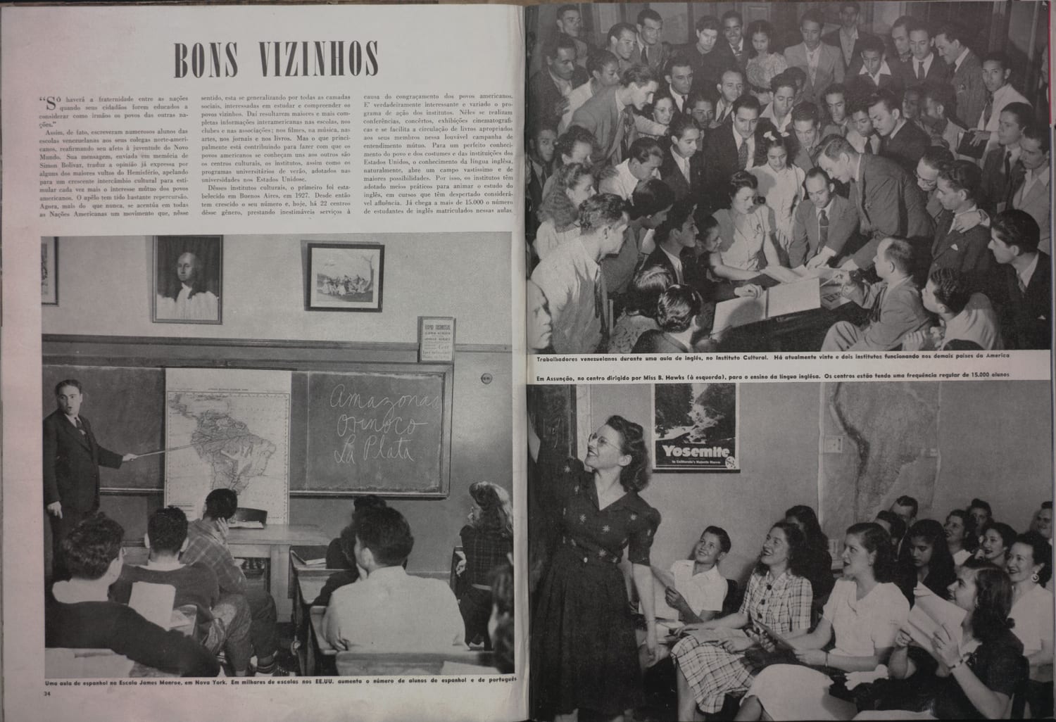 Fotografia de aula de espanhol com professor e alunos na Escola James Monroe em Nova York