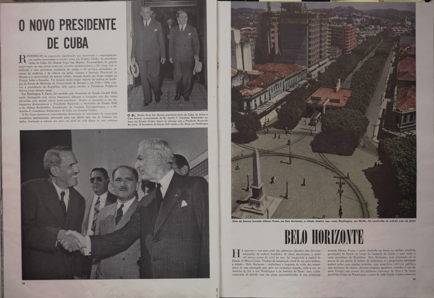 Foto do presidente eleito cubano Grau San Martín saindo da Casa Branca com o embaixador cubano Concheso.