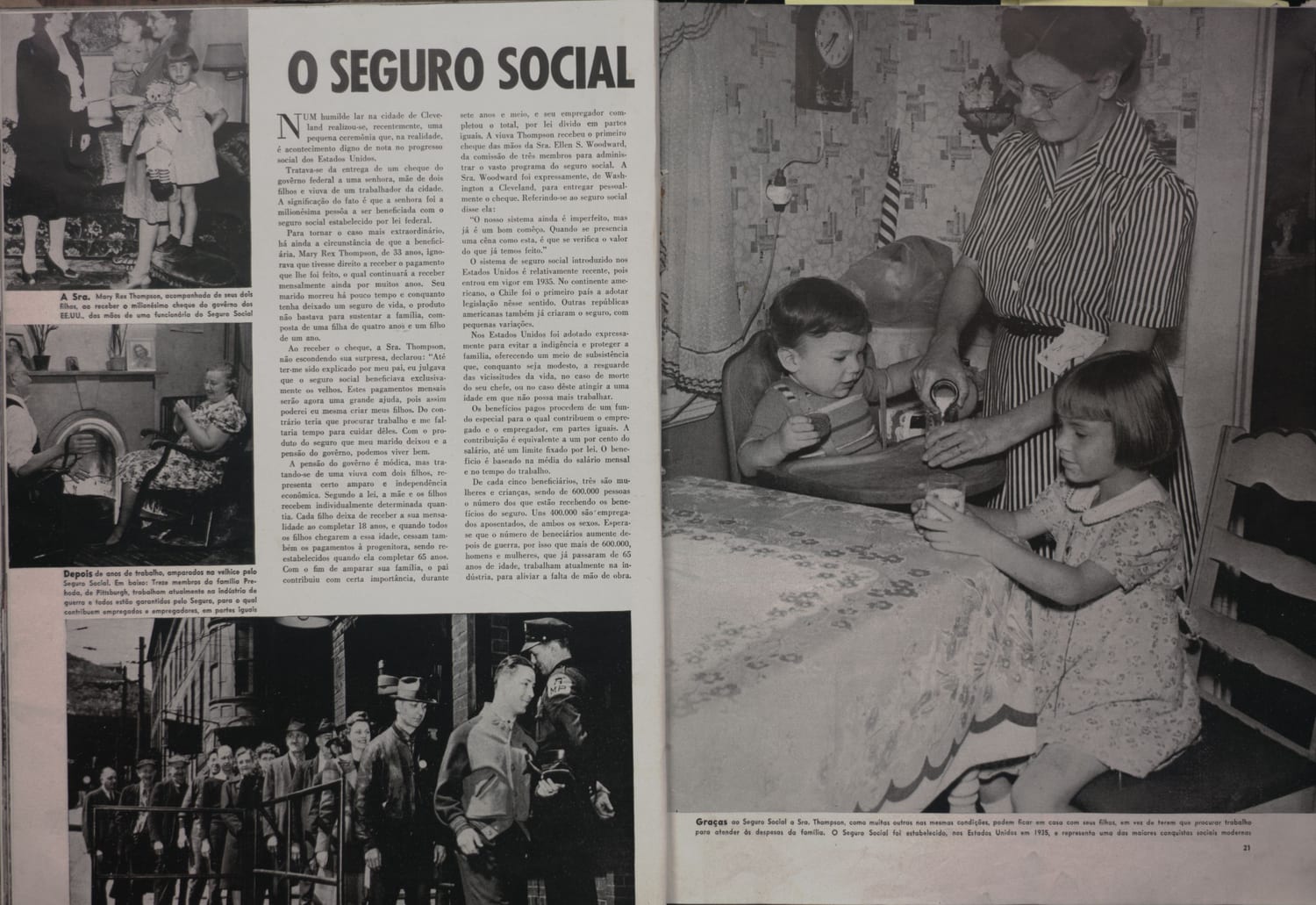 Foto da beneficiária Mary Rex Thompson com seus filhos no momento do recebimento do cheque do Seguro Social.