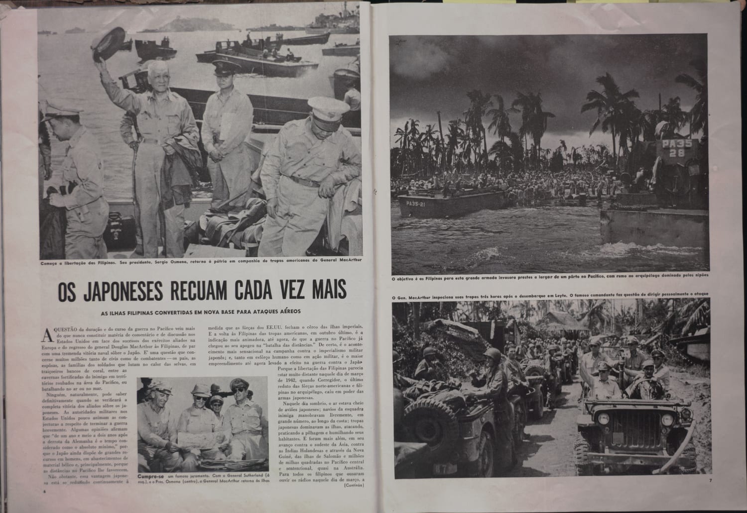 Fotografía do retorno do presidente das Filipinas Sergio Osmena com tropas americanas do General MacArthur.