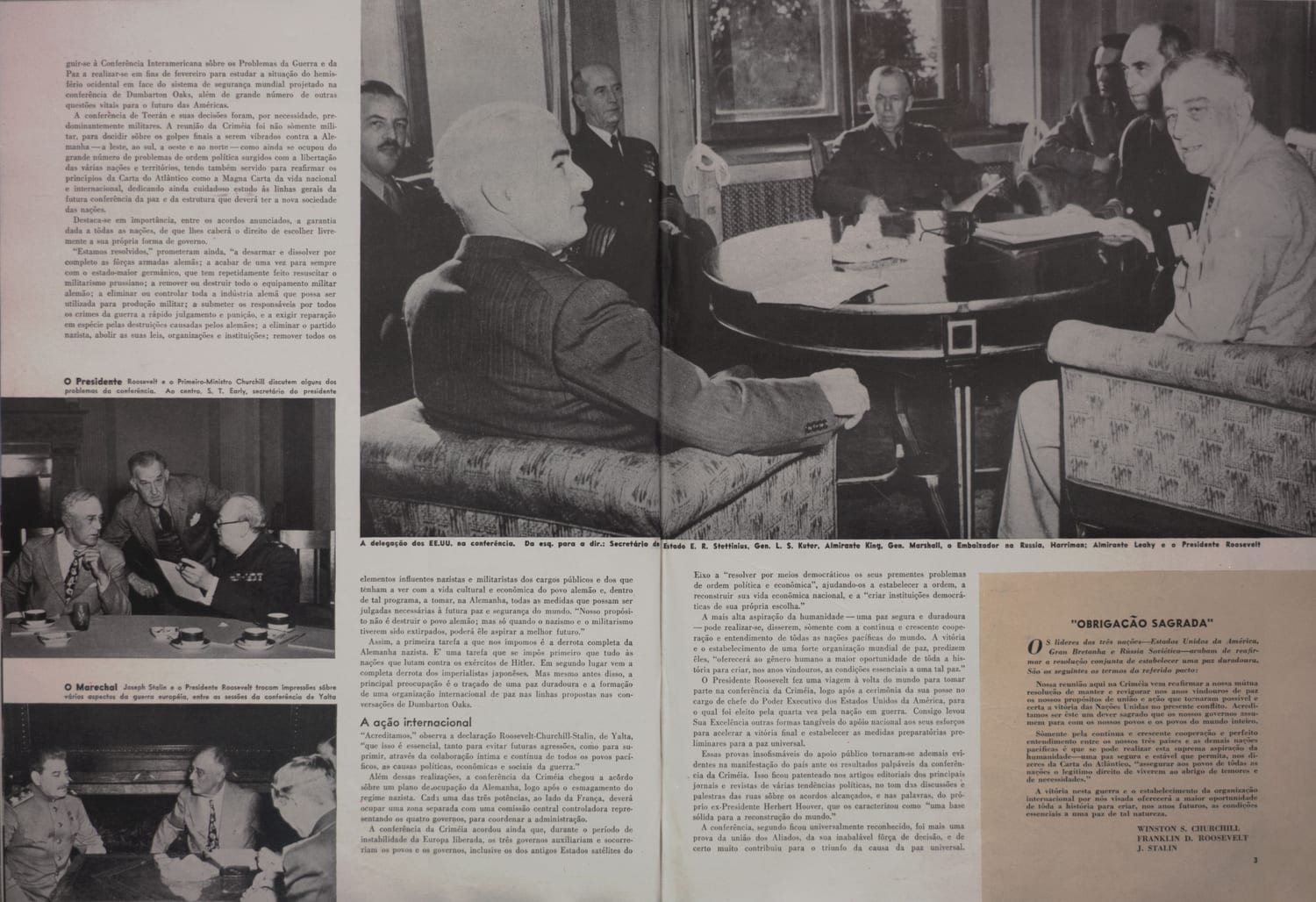 Foto de Roosevelt e Churchill em discussão durante a Conferência de Yalta, com o secretário presidencial S. T. Early ao centro.